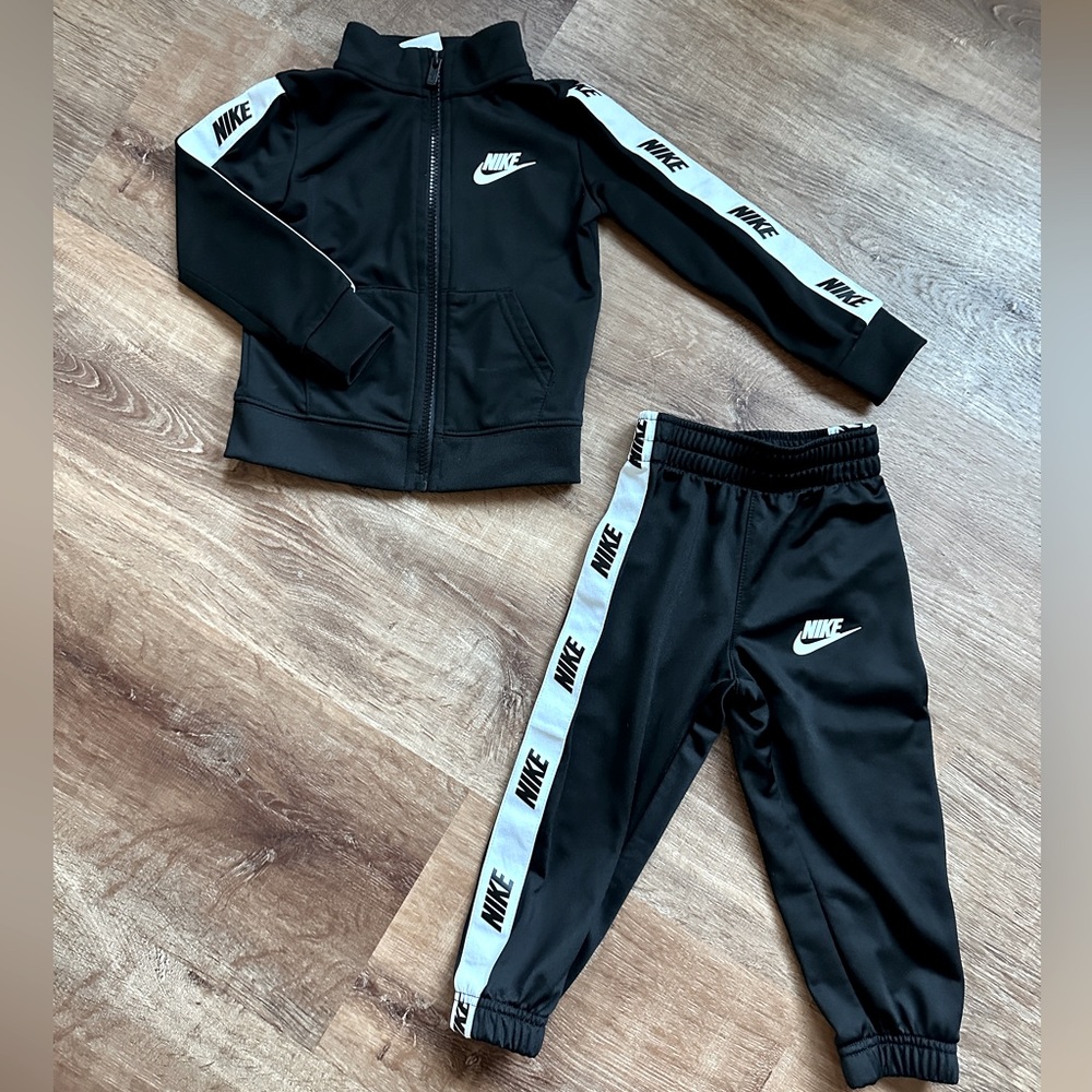 Nike Toddler Black Tracksuit Set 2T